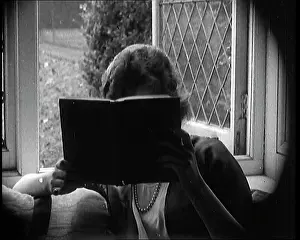 Laye: Evelyn Laye CBE, British Actress, Hiding Her