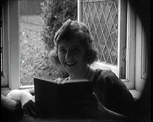 Laye: Evelyn Laye CBE, British Actress, Hiding Her