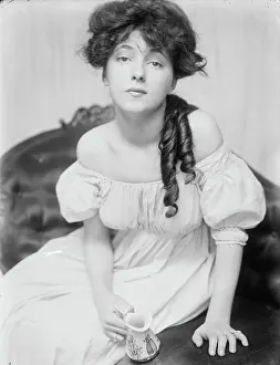 Stanford: Evelyn Nesbit about 1900 at a time when she was brought to t