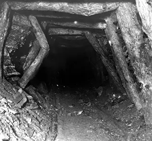 Evidence: Evidence of side movement, Tirpentwys Colliery, South Wales