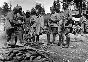 Emplacement: Examining captured Russian weapons, 1915