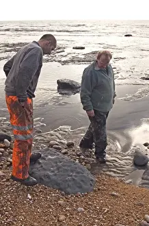 Palaeontologist: Excavating at Charmouth