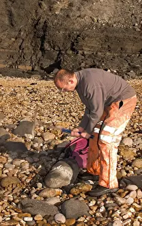 Palaeontologist: Excavating at Charmouth