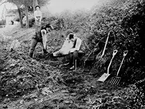 Piltdown: Excavations at Piltdown circa 1913