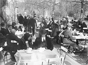 Excursion: Excursion restaurant in Berlin, 1931