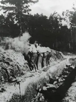 Squads: Execution of Soviet (Russia) men on the edge of