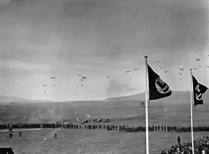 Parachutists: Show exercise of the German Air Force