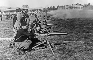 Operate: Exercise on the machine gun for young people