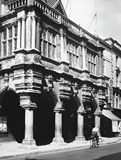 1330: EXETER GUILDHALL