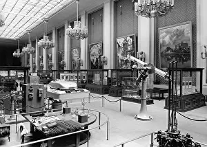 Zeiss: Exhibition hall in the German Pavilion, 1937