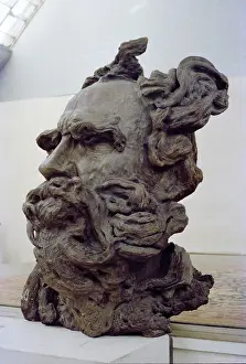Tolstoy: Exhibition of works by Stepan Erzia
