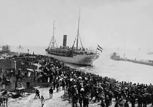 Shall: Exit of the hospital ship Gera, 1900
