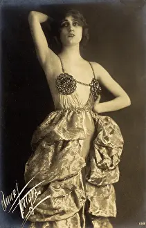 Bustier: Exotic dancer / performer - Italy