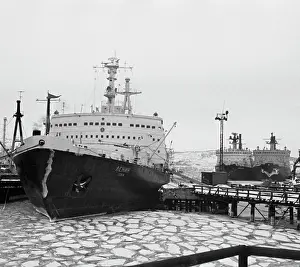 Navigate: Expedition of nuclear icebreakers to North Pole