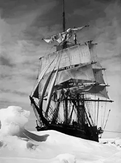 Locked: Expedition ship Terra Nova in the pack ice