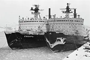 Navigate: Expedition of Sibir and Arktika icebreakers to North Pole
