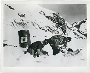Hillary: Expeditions - Explorers
