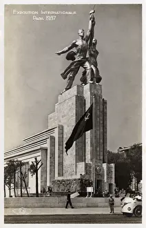 Coquet: Exposition Internationale Paris - Soviet Pavilion