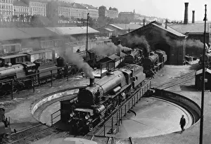 Turntable: Express train locomotive, 1936