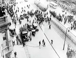 Followers: Expulsion of the KPD demonstrators by the police, 1929