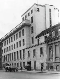 Sidewalk: Extension of the Reich Chancellery, 1930