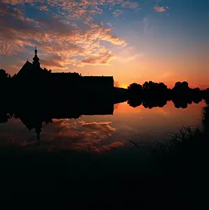 Premonstratensian: Exterior view with ponds