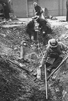 Extinguish: Extinguishing a fire WWII