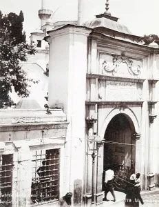 Eyup: The Eyop Sultan Mosque courtyard, Constantinople, Istanbul