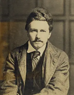 Ezra: Ezra Pound (1885-1972), in the 1920s, when ?