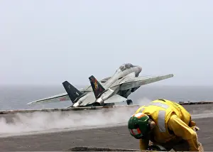 Tomcat: F-14 Tomcat fighter launches from the flight ?
