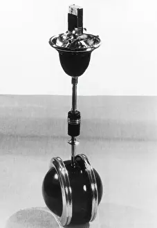 Topple: FAB SMOKER'S STAND