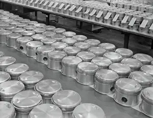 Pistons: Factory - manufacturing - aviation - WWII