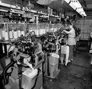 Seamless: Factory - seamless stocklings production