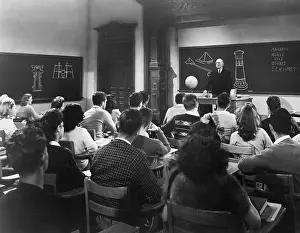 Explanations: Faculty lecture at university