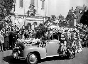 Winegrower: Fair and winegrower procession at Kaasgraben. In