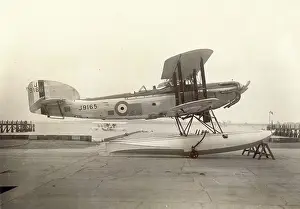 Floats: Fairey IIIF, J9165, with float struts