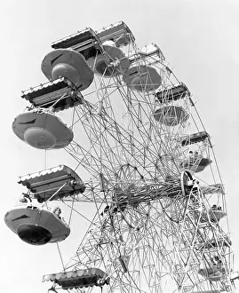 Funfair: FAIRGROUND BIG WHEEL