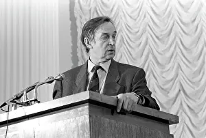 Mikhailovich: Falin, Valentin - 1989