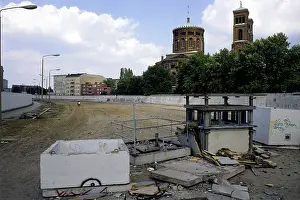 Fragmented: Fall of the Berlin Wall