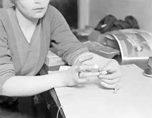 Clumsy: FALSE NAILS!