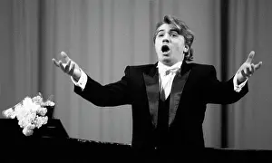 Hvorostovsky: Famed baritone Dmitri Hvorostovsky, 1991