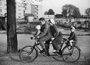 Rack: Family-Bicycle in the 30s