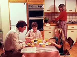 Amounts: FAMILY BREAKFAST