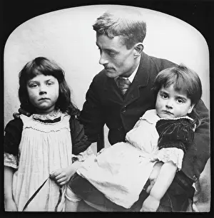 Bruce Castle Museum: Family - Father and his daughters