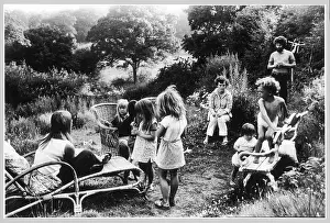 Whicker: FAMILY IN GARDEN/MAYNE