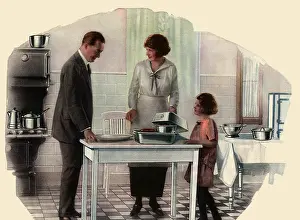 Cookware: Family in Kitchen