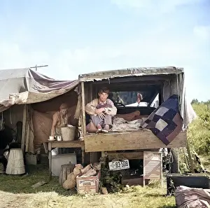 Camped: Family - migrant workers - poverty - social issues