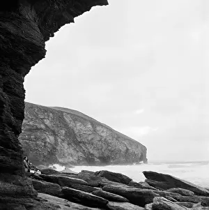 Midground: Family at the seashore