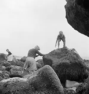 Clambering: Family seaside