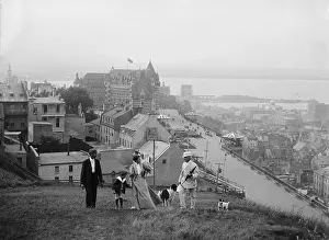 Chteau: A family walks on the heights of Quebec ?